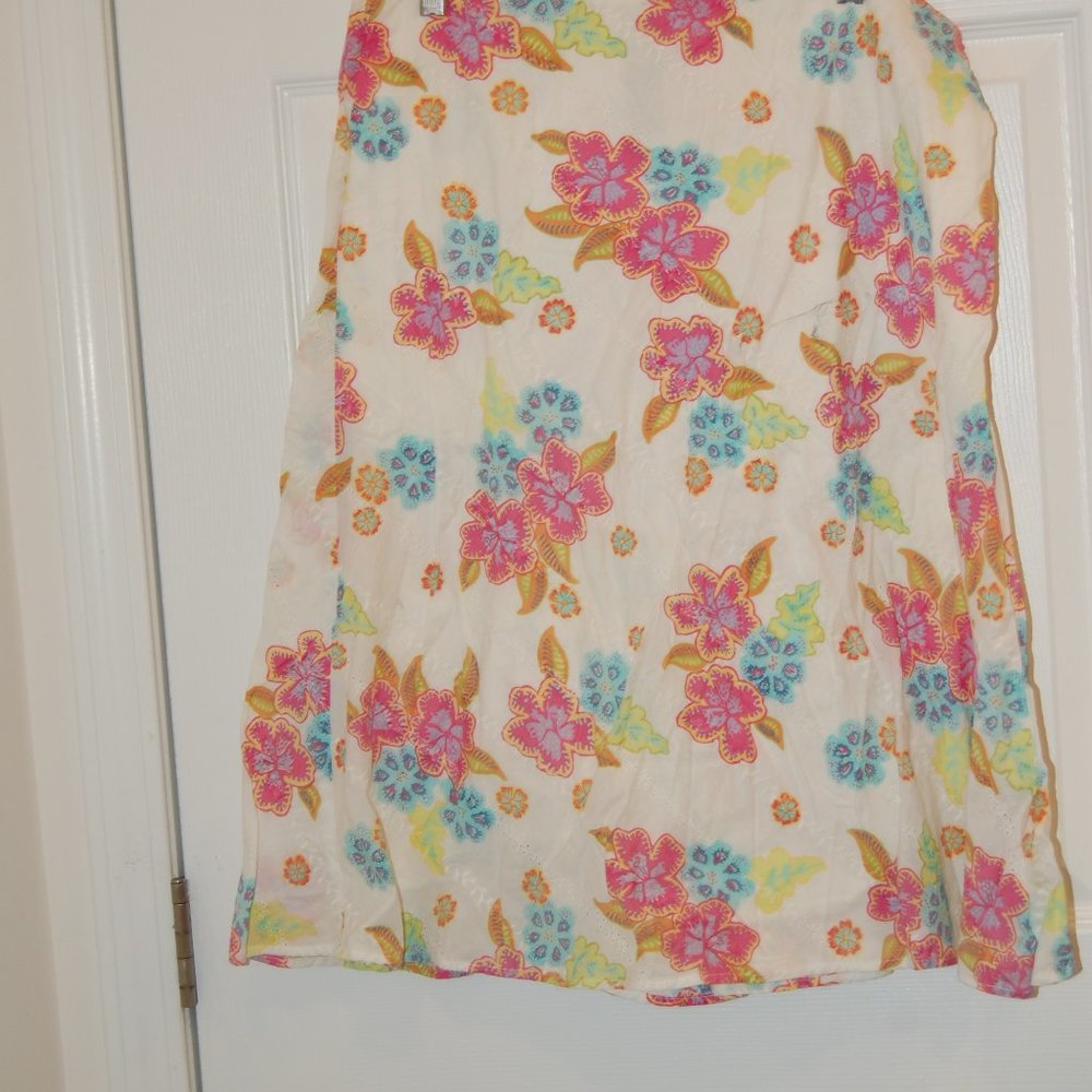 Sigrid Olson Sport 100% Cotton White/Blue/Green/Pink Flowered Skirt Size 12 - Picture 4 of 8